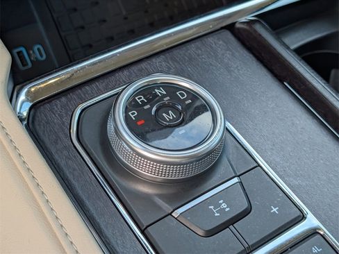 Used 2024 Ford Expedition Platinum image 29