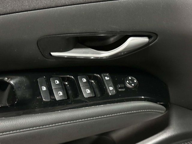Used 2022 Hyundai Tucson Limited AWD/4WD image 16