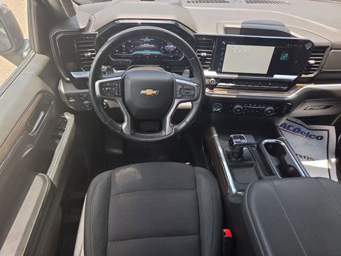Used 2024 Chevrolet Silverado 1500 LT AWD/4WD image 11