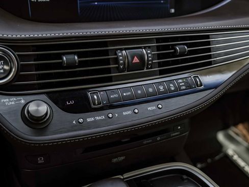 Used 2019 Lexus LS 500 w/ Interior Upgrade Package RWD image 31