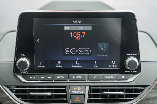 Used 2025 Nissan Altima 2.5 SV FWD image 24