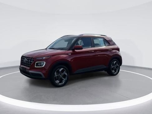 Used 2022 Hyundai Venue Limited image 3