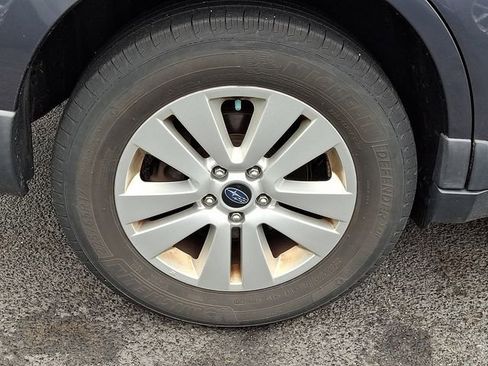 Used 2017 Subaru Outback 2.5i Premium AWD/4WD image 6