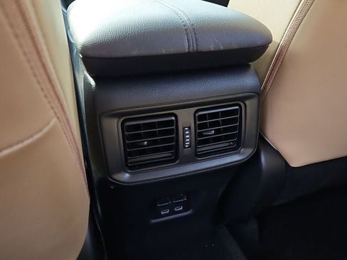 Used 2023 Toyota RAV4 XLE Premium image 15