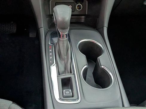 Used 2024 Chevrolet Equinox LS w/ Driver Confidence II Package FWD image 12