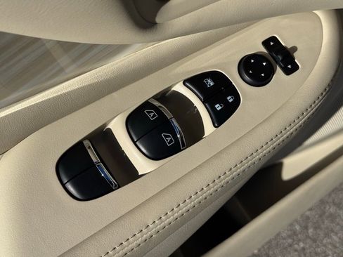 Used 2018 Nissan Murano SL image 28