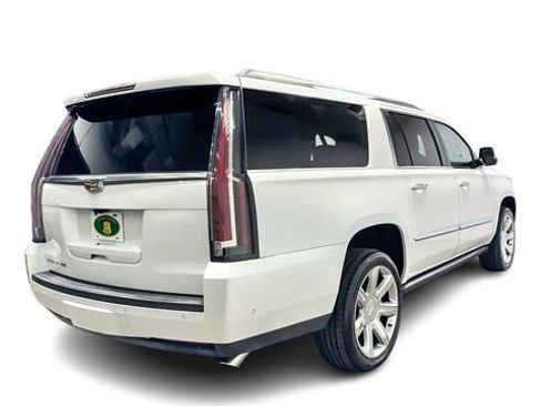 Used 2018 Cadillac Escalade ESV Premium Luxury image 2