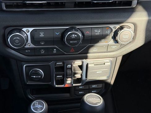 New 2026 Jeep Gladiator Sport AWD/4WD image 7