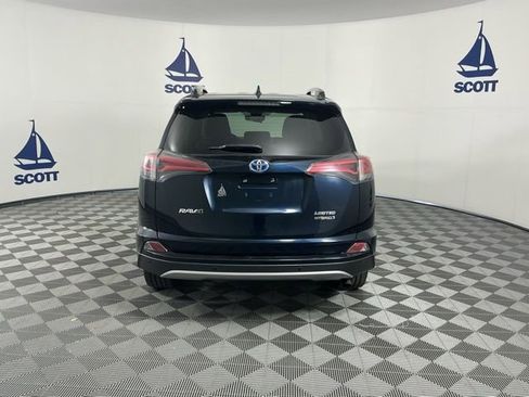 Used 2018 Toyota RAV4 Limited AWD/4WD image 5