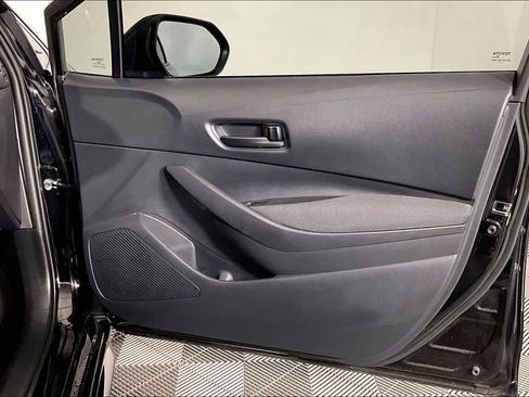 Used 2025 Toyota Corolla LE image 25