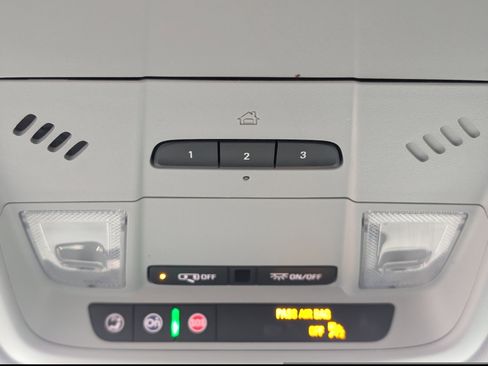 Used 2020 Chevrolet Blazer LT image 26