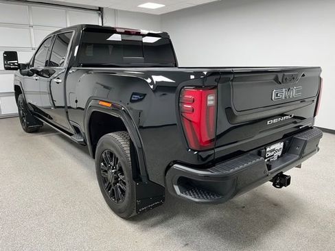 Used 2024 GMC Sierra 3500 Denali Ultimate AWD/4WD image 8