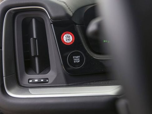 Certified 2025 Porsche Cayenne E-Hybrid AWD/4WD image 22