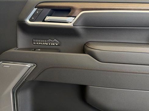 New 2026 Chevrolet Silverado 1500 High Country w/ Technology Package AWD/4WD image 19
