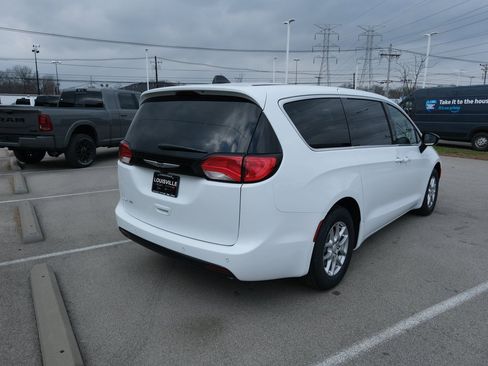New 2026 Chrysler Voyager LX image 8