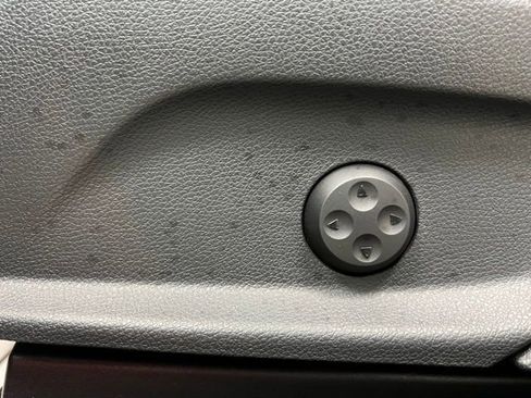 Used 2021 Mercedes-Benz GLC 300 4MATIC image 39