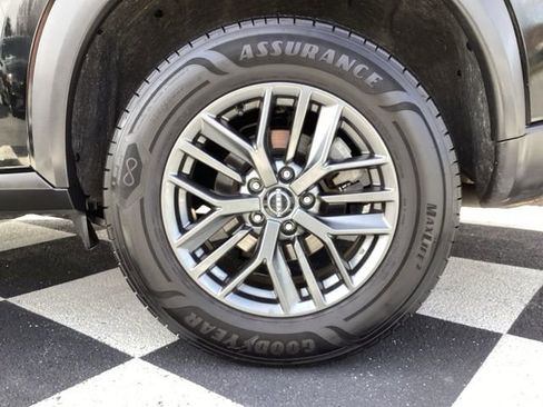 Used 2024 Nissan Rogue S image 12