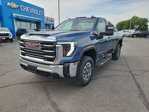 Used 2024 GMC Sierra 3500 SLE w/ SLE Convenience Package AWD/4WD image 1