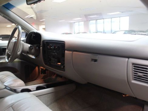 Used 1995 Chevrolet Impala Sedan image 18
