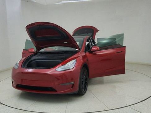 Used 2022 Tesla Model Y Long Range image 71