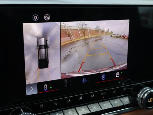 Certified 2024 GMC Canyon AT4 w/ AT4 Premium Package AWD/4WD image 5