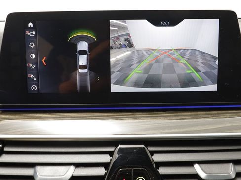 Used 2018 BMW 530e xDrive image 12