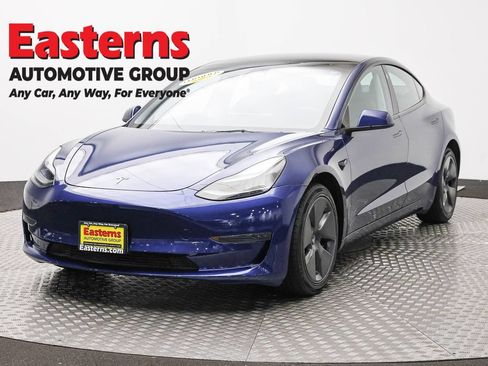 Used 2023 Tesla Model 3 Standard Range RWD image 1