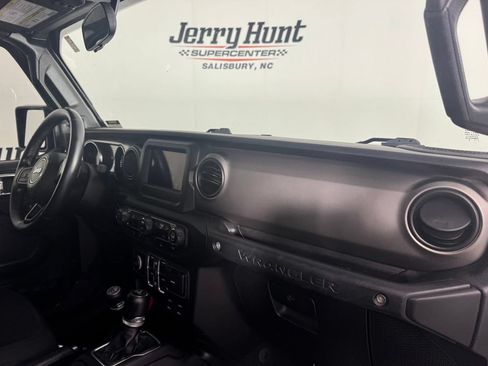 Used 2021 Jeep Wrangler Unlimited Sport AWD/4WD image 37