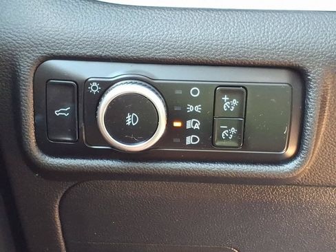 Used 2023 Ford Explorer XLT w/ Equipment Group 202A AWD/4WD image 15