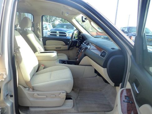Used 2008 Chevrolet Suburban LT AWD/4WD image 7