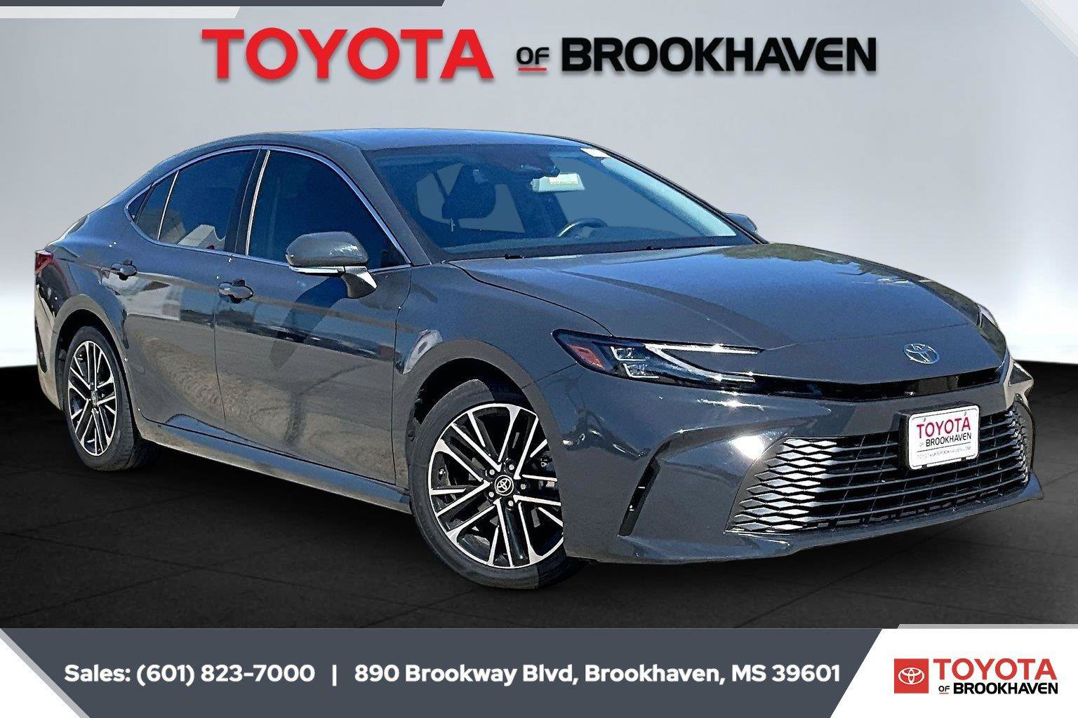 Used 2025 Toyota Camry XLE FWD image 1