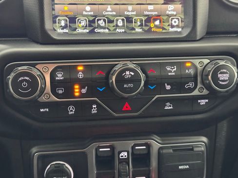 Used 2020 Jeep Gladiator Overland AWD/4WD image 28