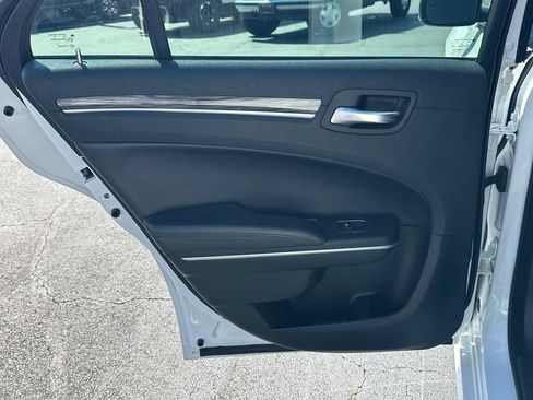 Used 2022 Chrysler 300 Touring L RWD image 22