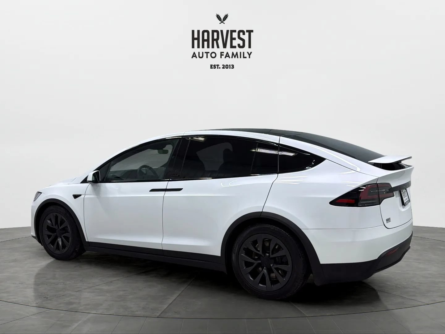 Used 2024 Tesla Model X AWD/4WD image 3