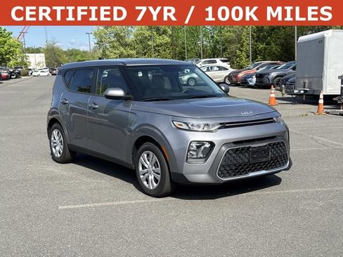 Used 2022 Kia Soul LX FWD image 1