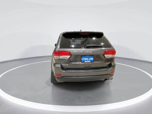 Used 2020 Jeep Grand Cherokee Laredo image 7