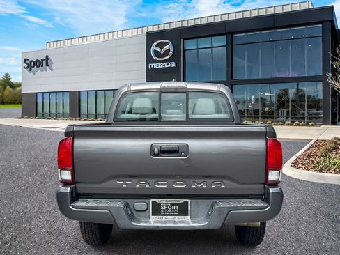 Used 2018 Toyota Tacoma SR RWD image 4