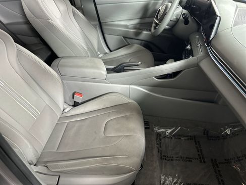 Used 2024 Hyundai Elantra SEL image 26