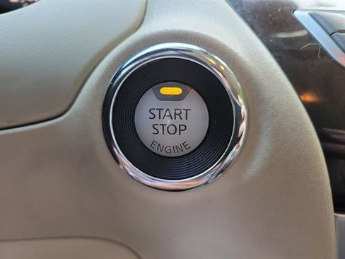 Used 2020 INFINITI QX60 Luxe w/ Sensory Package FWD image 16