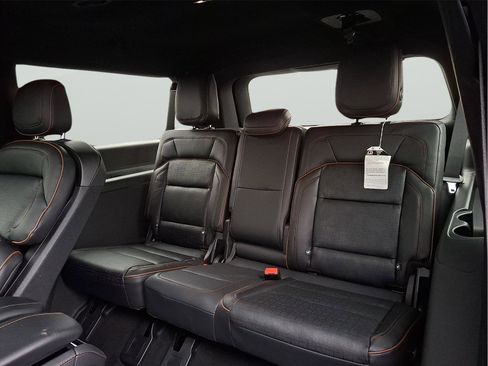 New 2025 Lincoln Navigator L Black Label AWD/4WD image 8