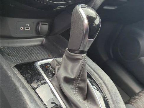 Used 2018 Nissan Rogue SV FWD image 21