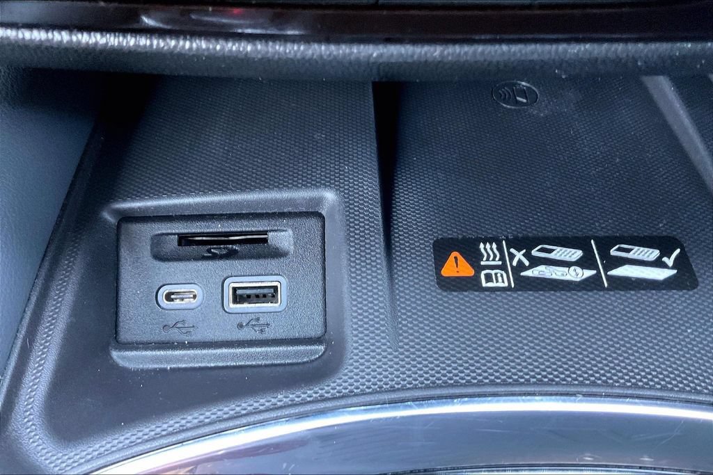 Used 2023 Buick Enclave Essence FWD image 18