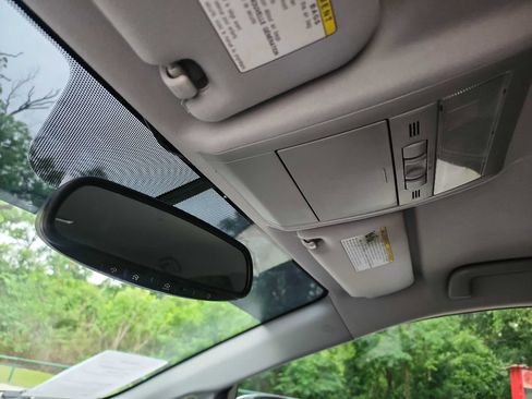 Used 2006 Toyota Prius FWD image 16