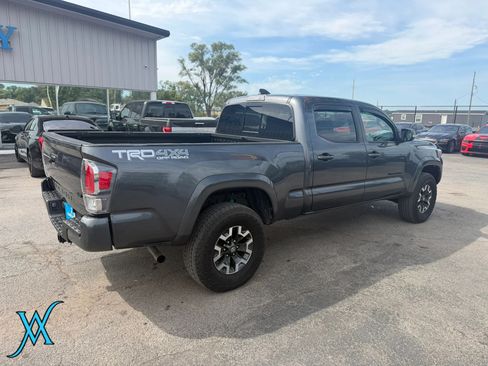 Used 2023 Toyota Tacoma TRD Off-Road w/ TRD Premium Off Road Package AWD/4WD image 6