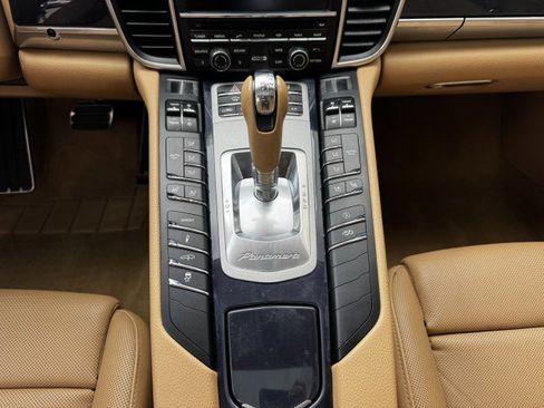 Used 2015 Porsche Panamera S image 33