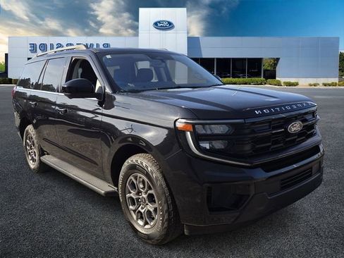 Certified 2025 Ford Expedition Active RWD image 1
