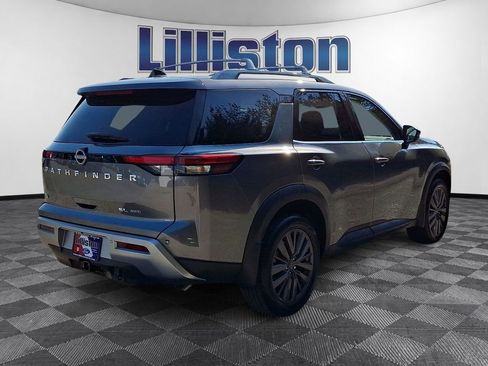 Used 2025 Nissan Pathfinder SL w/ SL Premium Package AWD/4WD image 4