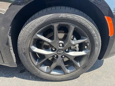 Used 2021 Chrysler Pacifica Touring w/ S Appearance Package FWD image 23