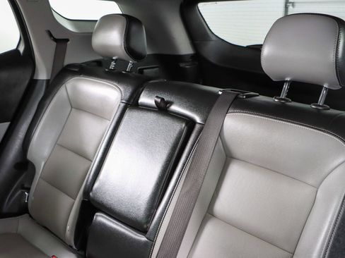 Used 2023 GMC Terrain SLT AWD/4WD image 24