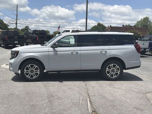New 2026 Ford Expedition Active RWD image 4